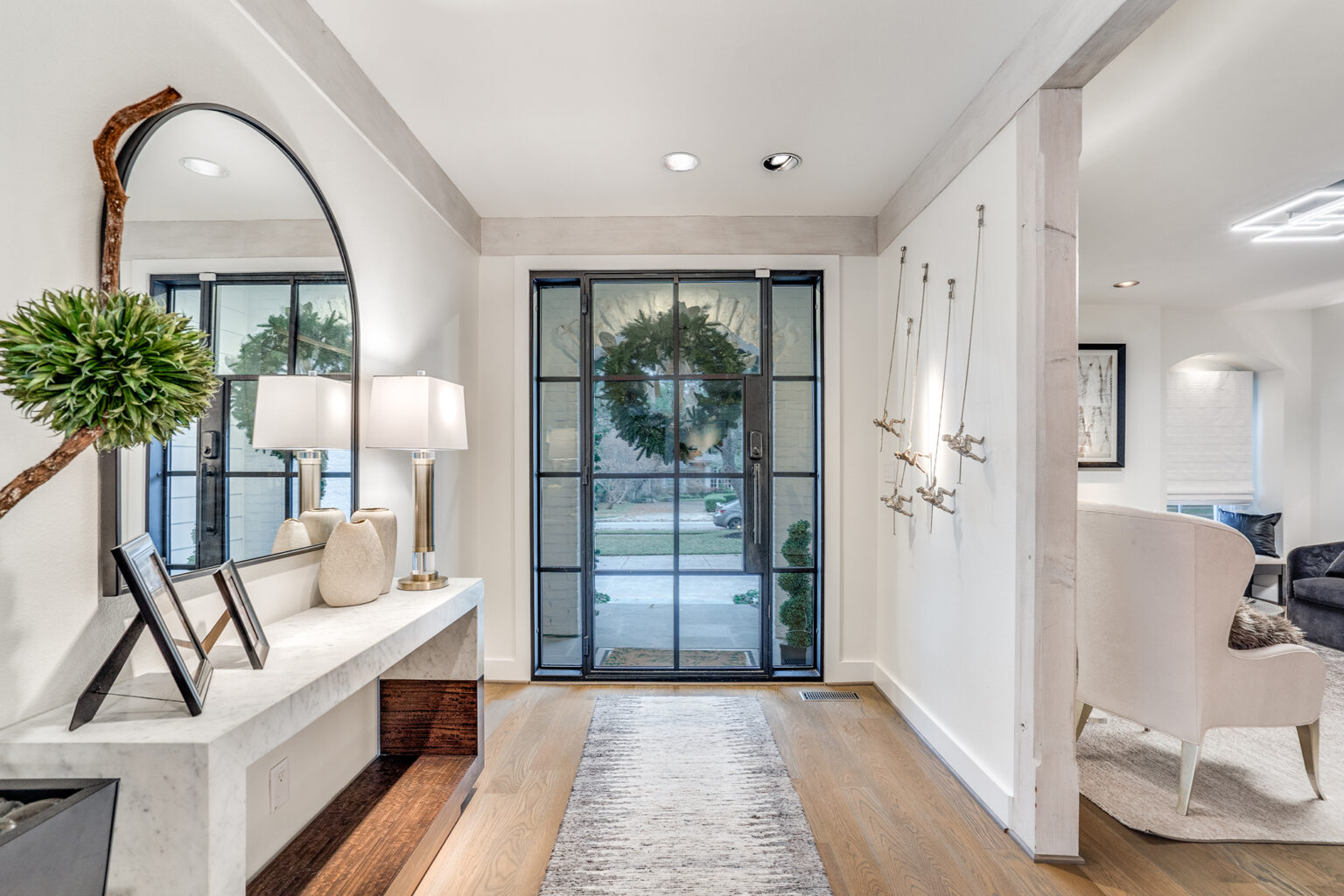 Winter-friendly entryway with wreath and runner rug
